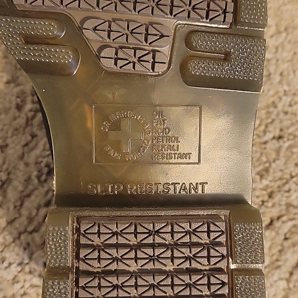 Dr. Martens Slip resistant Oxford Shoes - Picture 6 of 7